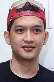Rezky Aditya as Hadi in Hantu Baru 2023