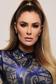 Ninel Conde as Vanessa (Segment: Al caer la noche) in Mujeres infieles 2 2003