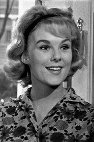 Mary Mitchel as Sue Foster in Sammy, the Way-Out Seal 1962