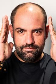 Daniel Fez as Teto in Haciendo amigos 2026