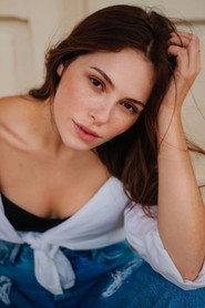 Andressa Matos as Marina in Dias de Camus 2024