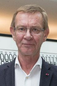 Heiki Ahonen as Self in The Singing Revolution 2006