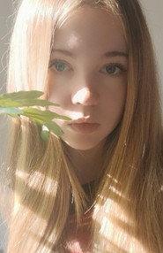 Livanna Lily as Sydney Beck in Bloodied Lens 2027