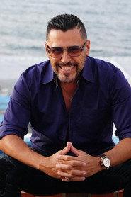 Ruben Pazo as Pedro Casas in The Love That Never Comes