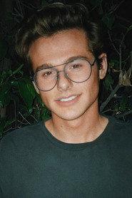 Michael J. Murphy as Oliver in Dirty 30 2016