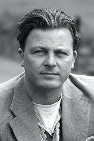 Bård Kjøge Rønning as narrator in Little Axel 2021