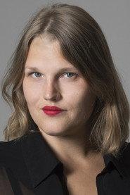Aleksa Lundberg as Anna in Call Mom! 2019