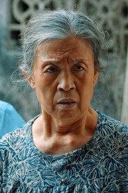 刘玉萍 as aunt from the tenants' committee in Crazy Car 2018