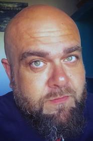 Al Fernández as Ramón in Candela 2022