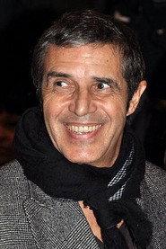 Julien Clerc as Self in Les copains d'abord font du ski 2014