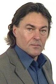 Mirosław Kowalczyk as Artur Marczak in Dr. Charming 2016