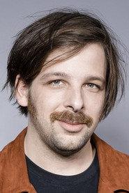 Antoine de Bary as Allan in Father & Sons 2019