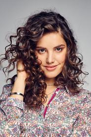 Sarah Aratoová as Vincencova pýcha in Goldilocks and the Glorious Losers 2022