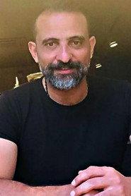 Ashraf Khalil as ادريس - جرسون الملهي in Welcome to Egypt 2018