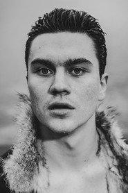 Aksel Ojari as Fritz Müller in Mother at War 2020