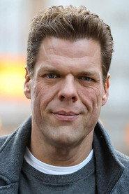 Tetje Mierendorf as DRK-Helfer in The Red Jacket 2002