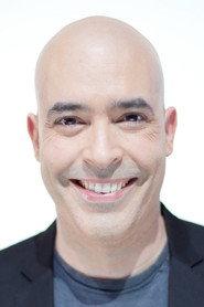 Mário Redondo as Macedo in Sinais de Fogo 1995