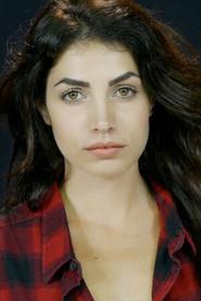 Giorgia Fiori as Laura in La spiaggia dei gabbiani 2023
