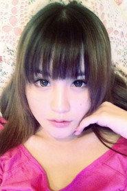 Jiarui Ren as 菊花 in One Foot Off the Ground 2006