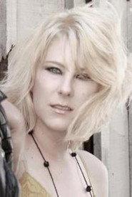 Shaley Scott as Amanda in The Apocalypse 2007