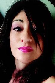 Marisa Petrillo as Laura in Momenti di donne 2026