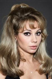 Pervin Par as Ayşe in Law of the Border 1966