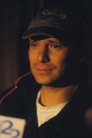 Iván Lipkies as Doctor in Perro Que Ladra... No Muerde 