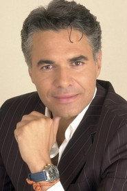 Agustín Bravo as Daniel in Entre hermanos 1984