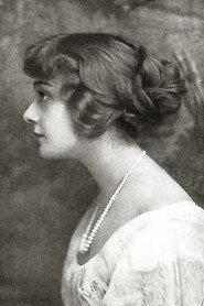 Ruth Findlay as Mavis Duval in A Soldier's Oath 1915