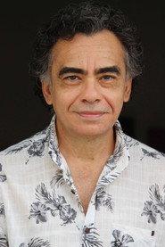 Vanderlei Bernardino as Chico Anysio in Mussum, o Filmis 2023