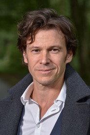 Tom Neal as Scott in The Hangman's Place 2019
