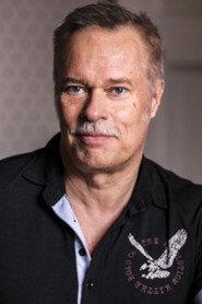 Hans Marklund as Self in Uggla - Ett litet monster 2004