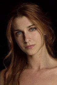 Silvia Mazzieri as Claudia in Bentornato papà 2021