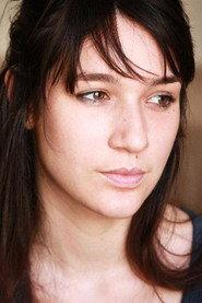 Florence-Iris Bouloc as Emma in Petite pute 2012