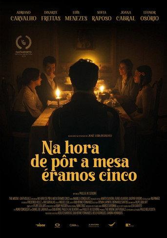 Na hora de pôr a mesa, éramos cinco () poster