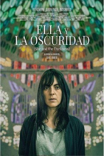 Ella y la oscuridad (2021) poster