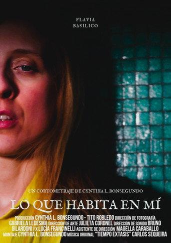 Lo que habita en mí () poster
