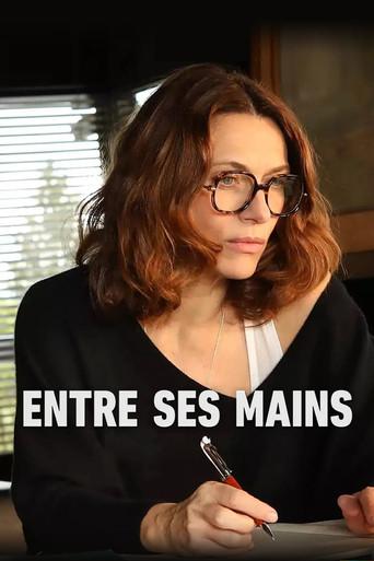 Entre ses mains (2022) poster