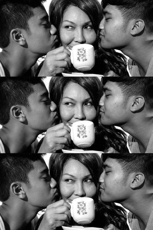 Julia’s Coffee 2013 official movie poster