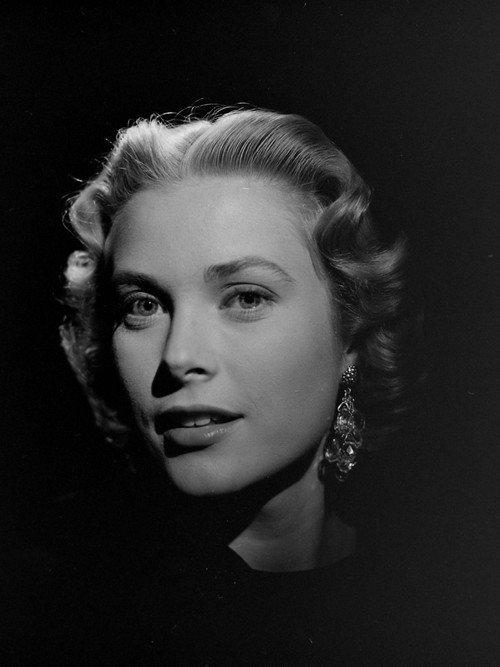 Grace Kelly – Hollywoods tragische Prinzessin 2022 official movie poster