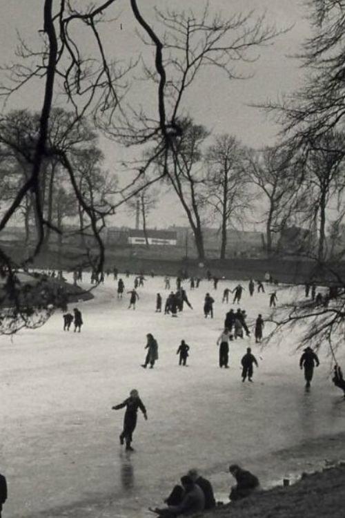 Voetballen en Schaatsen in Haarlem 1925 official movie poster