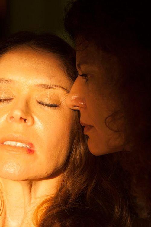 Duas Mulheres 2016 official movie poster
