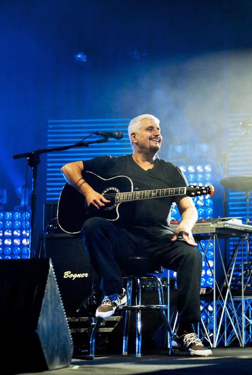Pino Daniele - Tutta N'ata Storia - Vai Mo' - Live in Napoli 2013 official movie poster