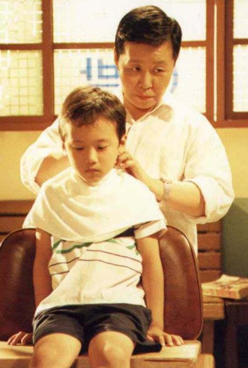 Uncle 'Bar' at Barbershop 2000 official movie poster