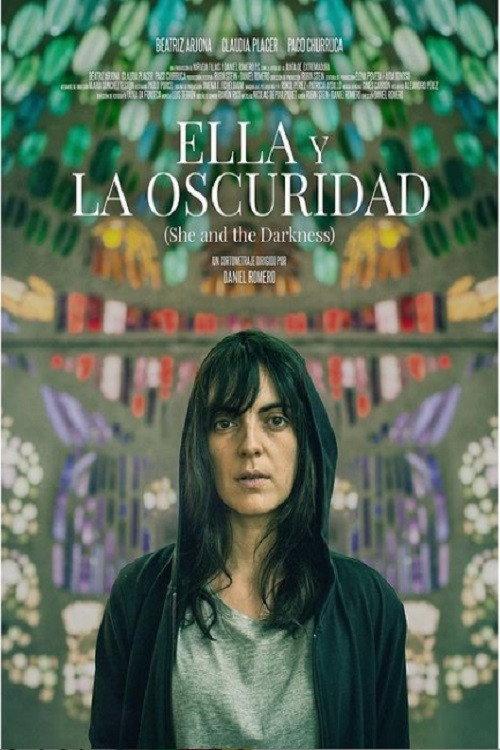 Ella y la oscuridad 2021 official movie poster