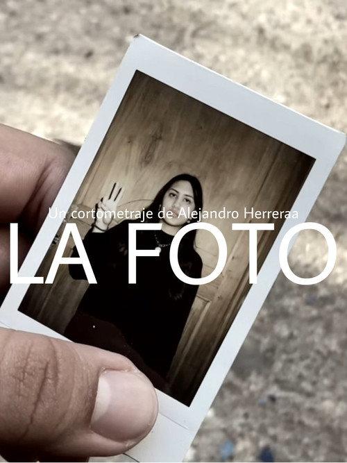 La foto 2021 official movie poster