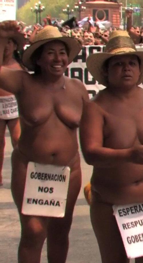 LOS DESNUDOS — Notre corps est une arme 2012 official movie poster