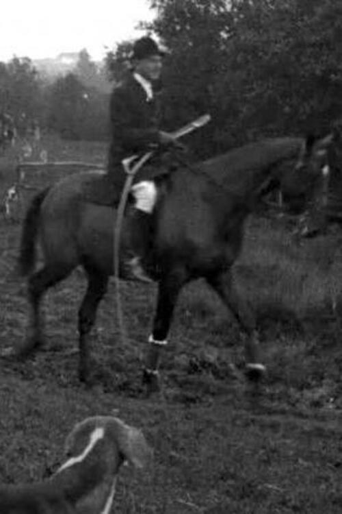 200 Packs of Fox Hounds Begin Season's Sport 1921 official movie poster