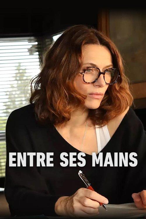 Entre ses mains 2022 official movie poster