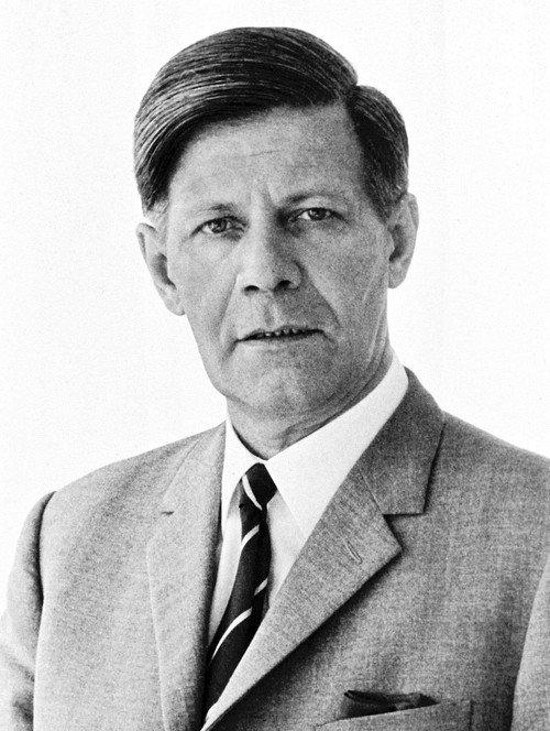 Mensch Helmut - der Mythos Helmut Schmidt 2018 official movie poster